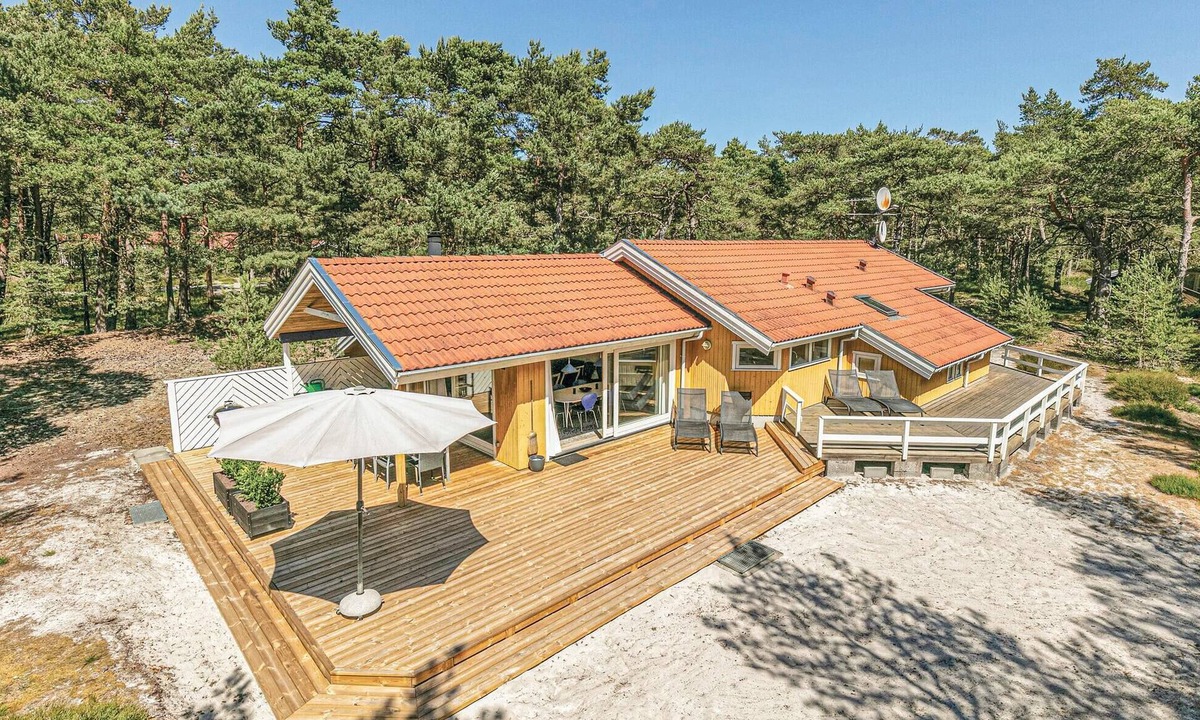 Dueodde House | Pet friendly home in Nexø with WiFi