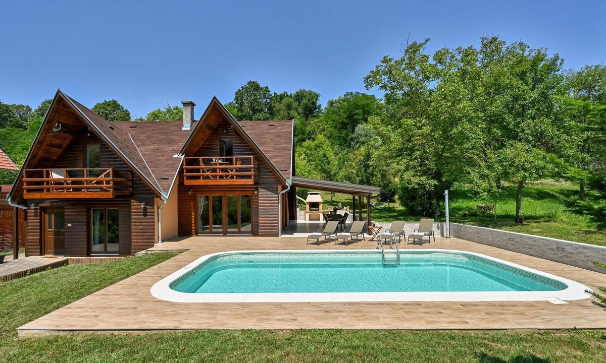 Petrinja House | Pet friendly home in Sisak with sauna