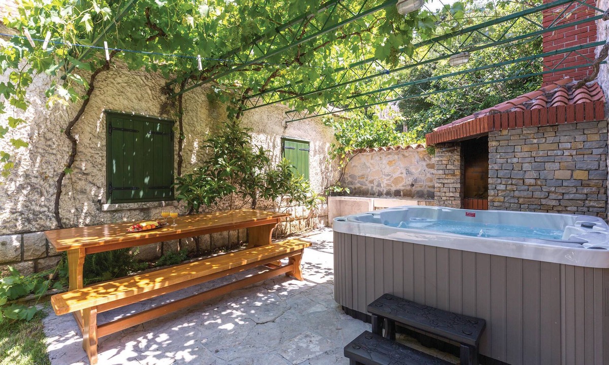 Tucepi House | Pet friendly home in Tucepi with sauna