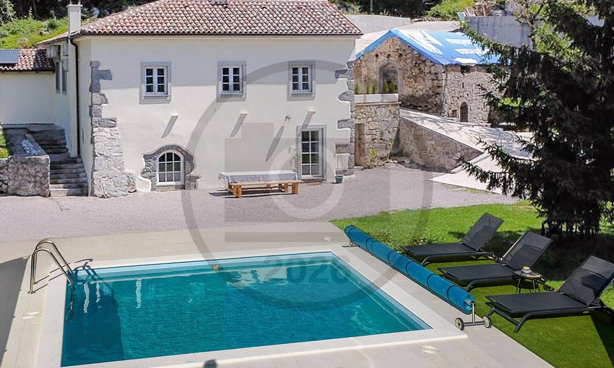 Zvonece House | Pet friendly home in Zvoneca