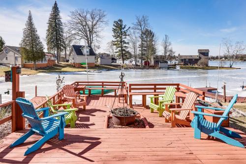 Farwell House | Pet Friendly Home on Lake with Dock, Firepit and More!
