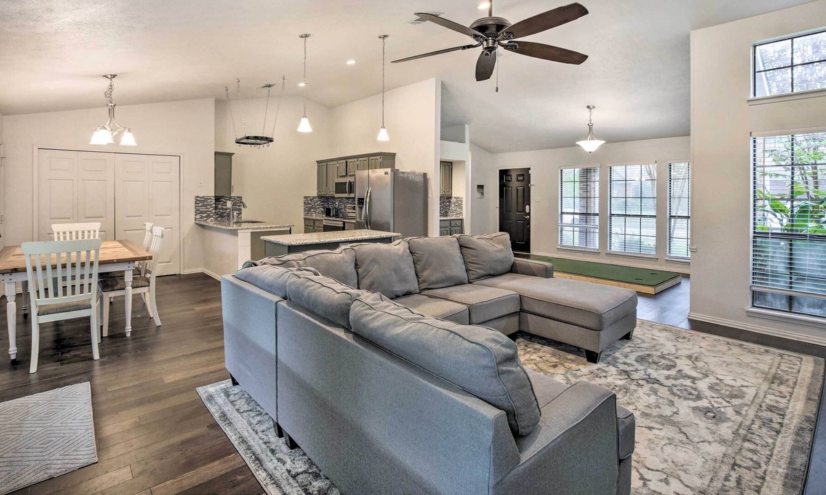 Allen House | Pet-Friendly Home w/ Indoor Putting Green!