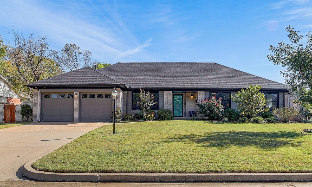 South Tulsa House | Pet-Friendly Home w/Yard: 8 Mi to Downtown Tulsa!