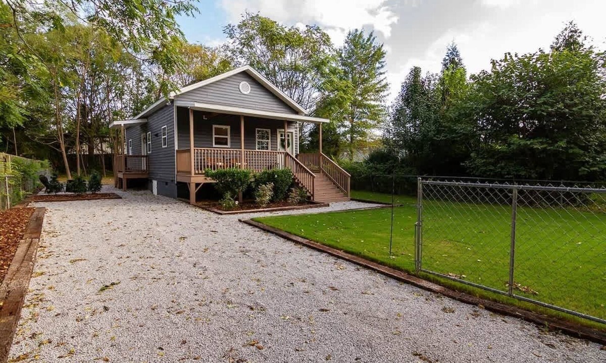 Southwest Raleigh House | Pet-Friendly Home with Fenced Yard