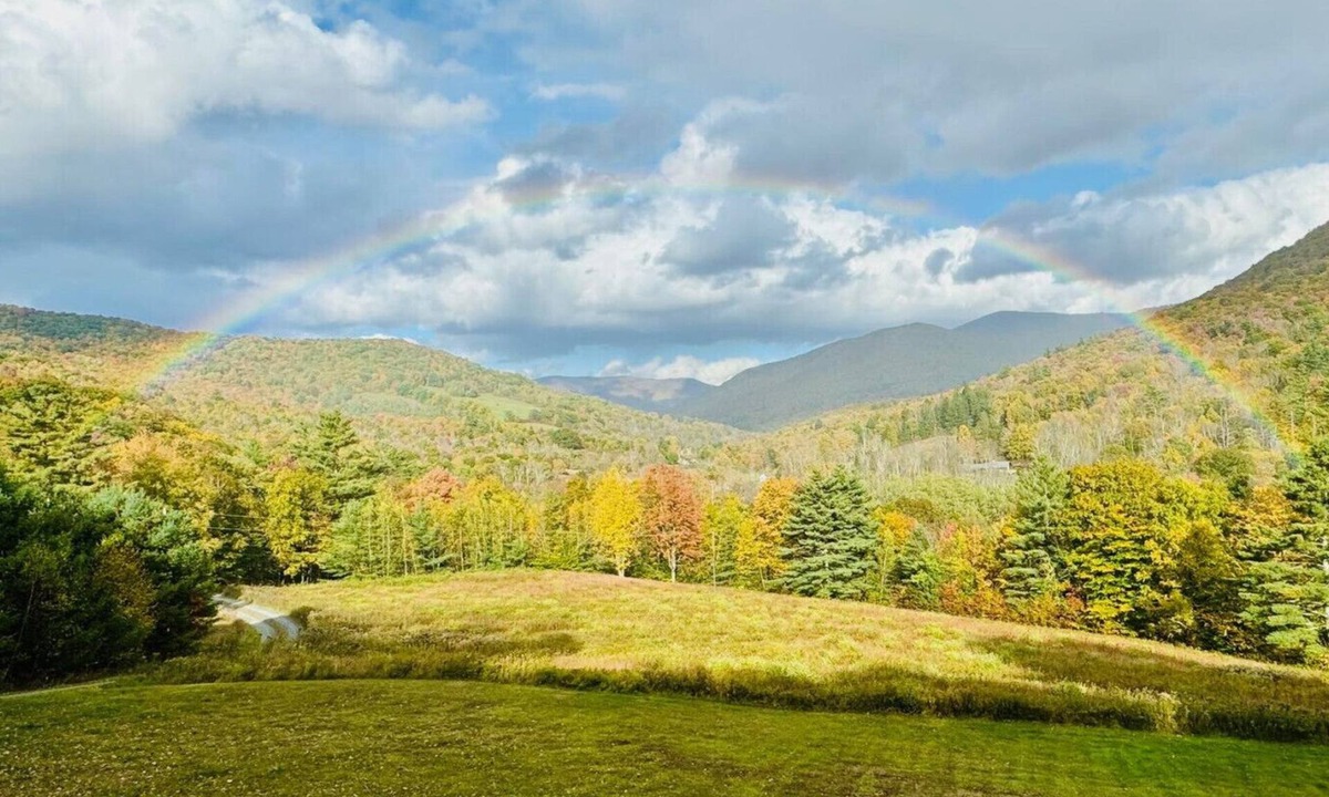 Sandgate House | Pet friendly home with Breathtaking views