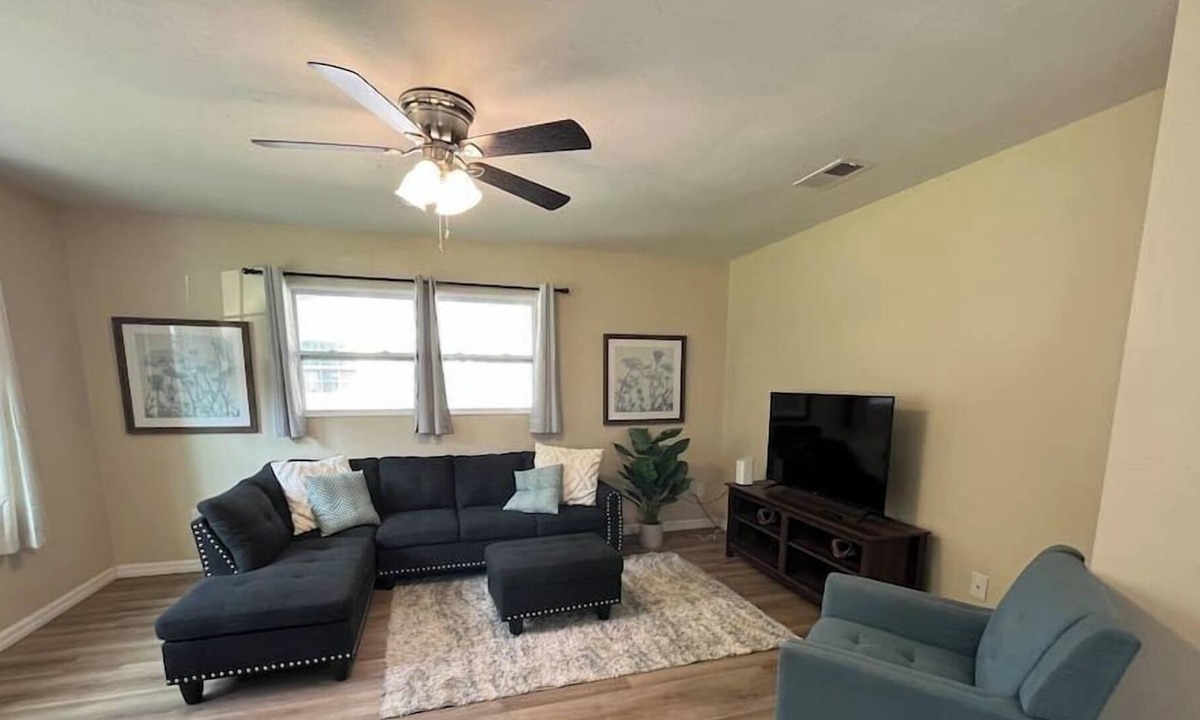 Gainesville House | Pet Friendly Homey 3bed 1 bath