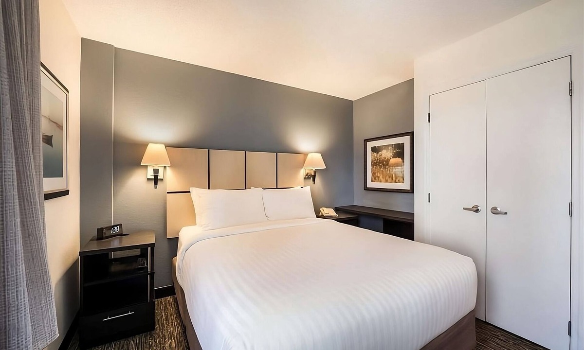 Salt Lake City Hotel | Pet-friendly Hotel! THREE 1BR Suite with Full Kitchens