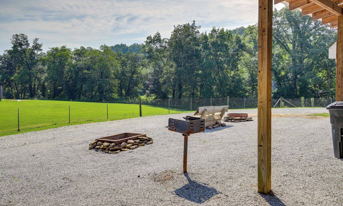 Winona Apartment | Pet-Friendly Huntsville Home: ATV Authorized Route