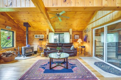 Jamestown Apartment | Pet-Friendly Jamestown Cabin with Fire Pit and Deck!