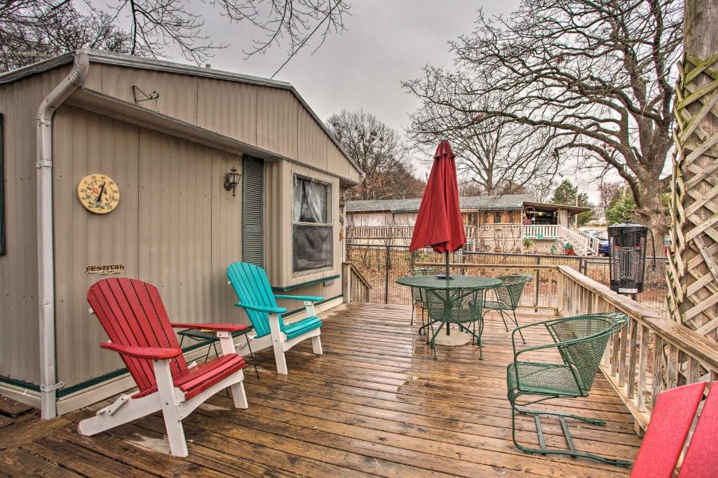 Kingston House | Pet Friendly Kingston Home with Deck and Fire Pit