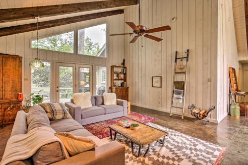 Athens House | Pet-Friendly Lake Athens Home with Fireplace!