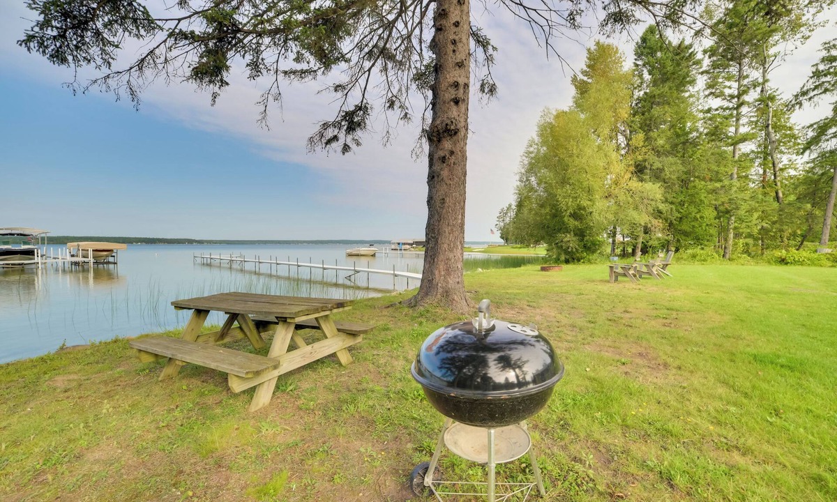 Indian River Cabin | Pet Friendly Lake Cabin: Private Dock + Fire Pit!