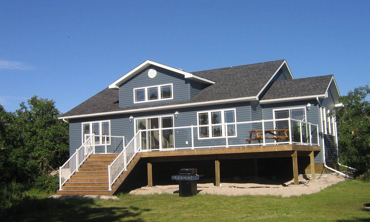 Fairford Reserve House | Pet Friendly! Lakefront Steep Rock Cottage - Sleeps 7