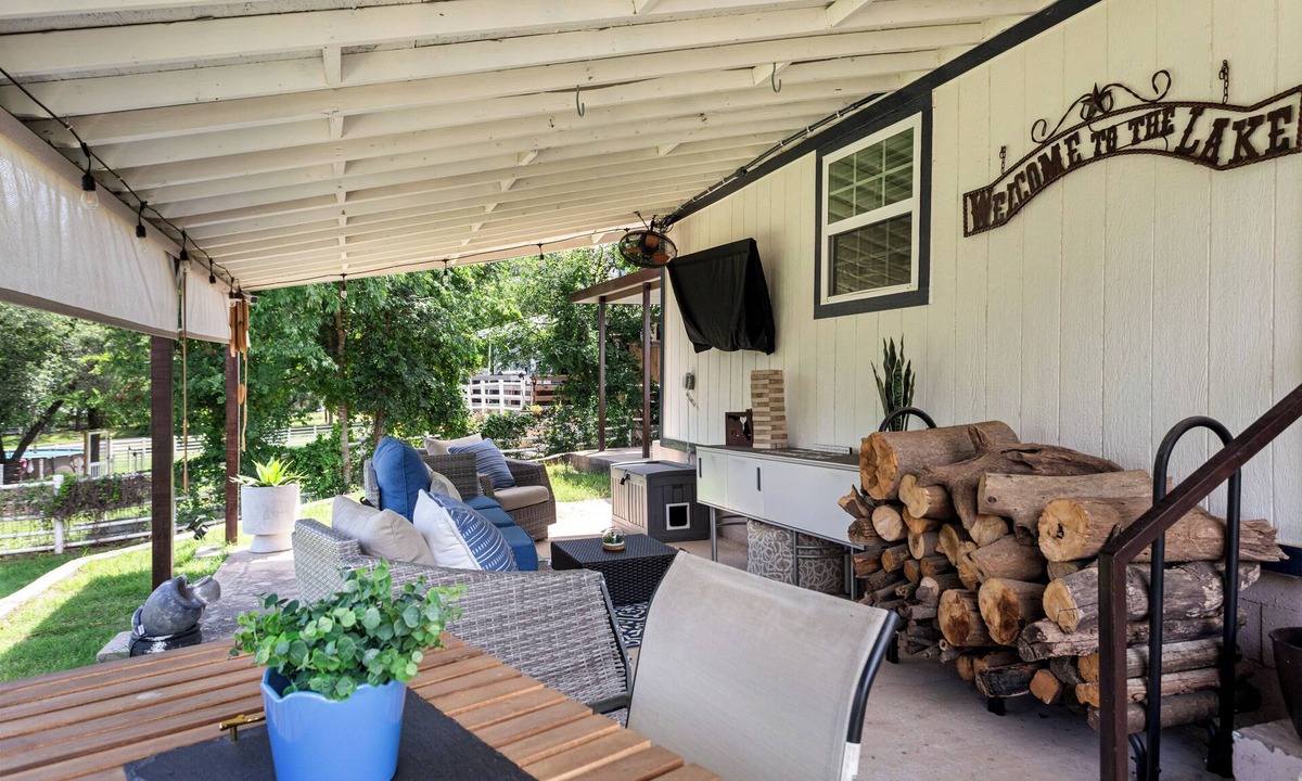 Granbury House | Pet-Friendly Lakefront Retreat w/Boat Access!