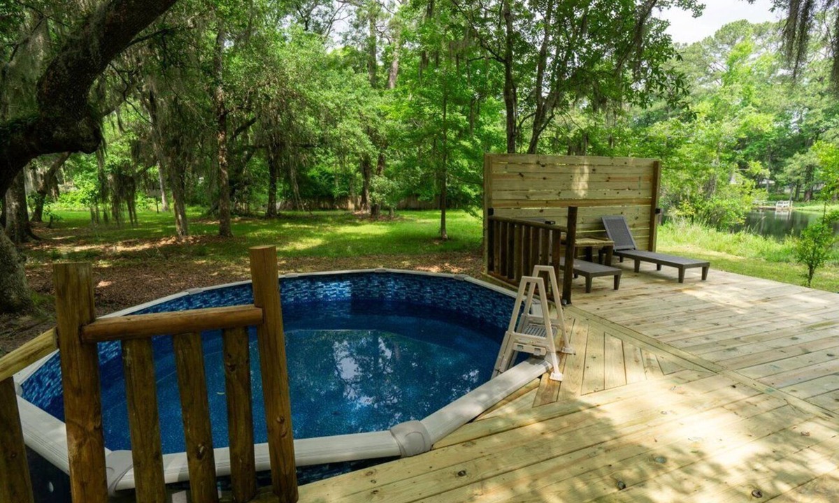 Fleming Cabin | Pet-Friendly Lakeside Gem - Private Pool, Fire Pit & Huge Yard Near Savannah