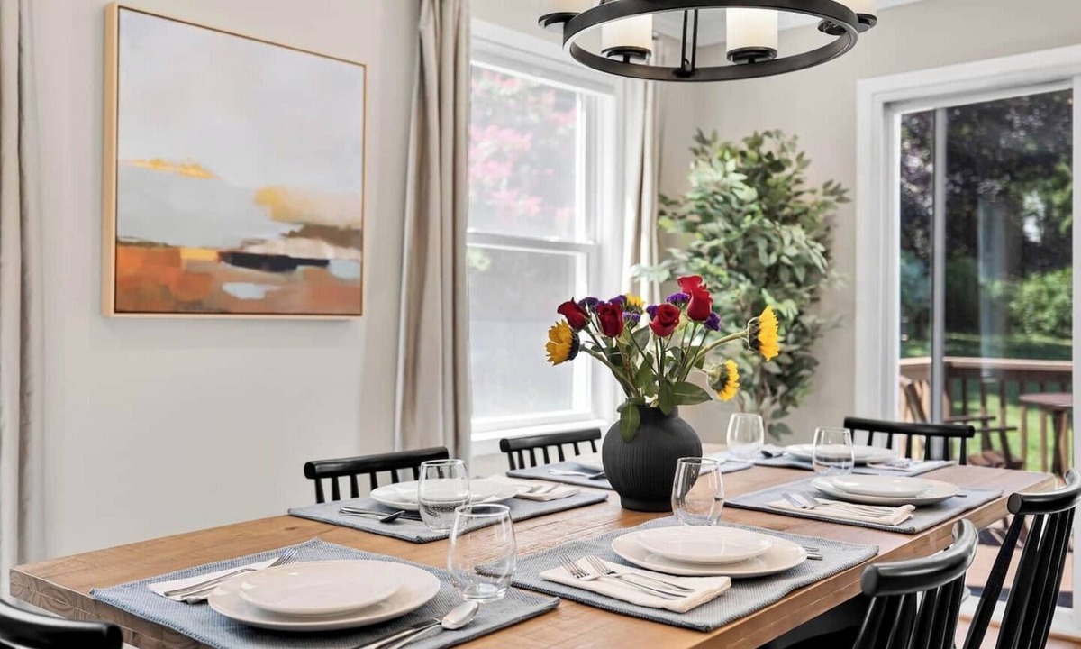 Claremont House | Pet-friendly, large yard, flexible extensions