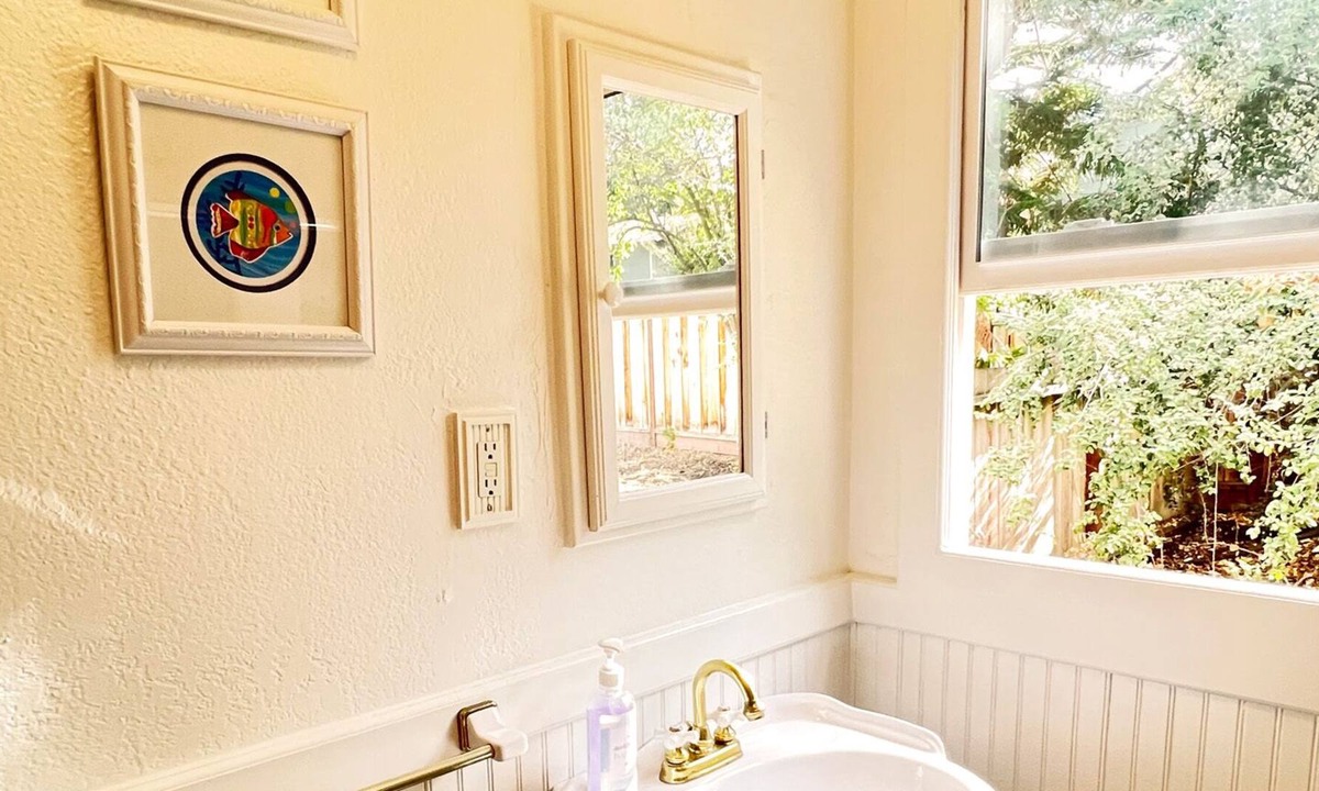 Overlook House | 🐶Pet friendly 🏠 Lovely Home Large Backyard 🔑Easy Check-in