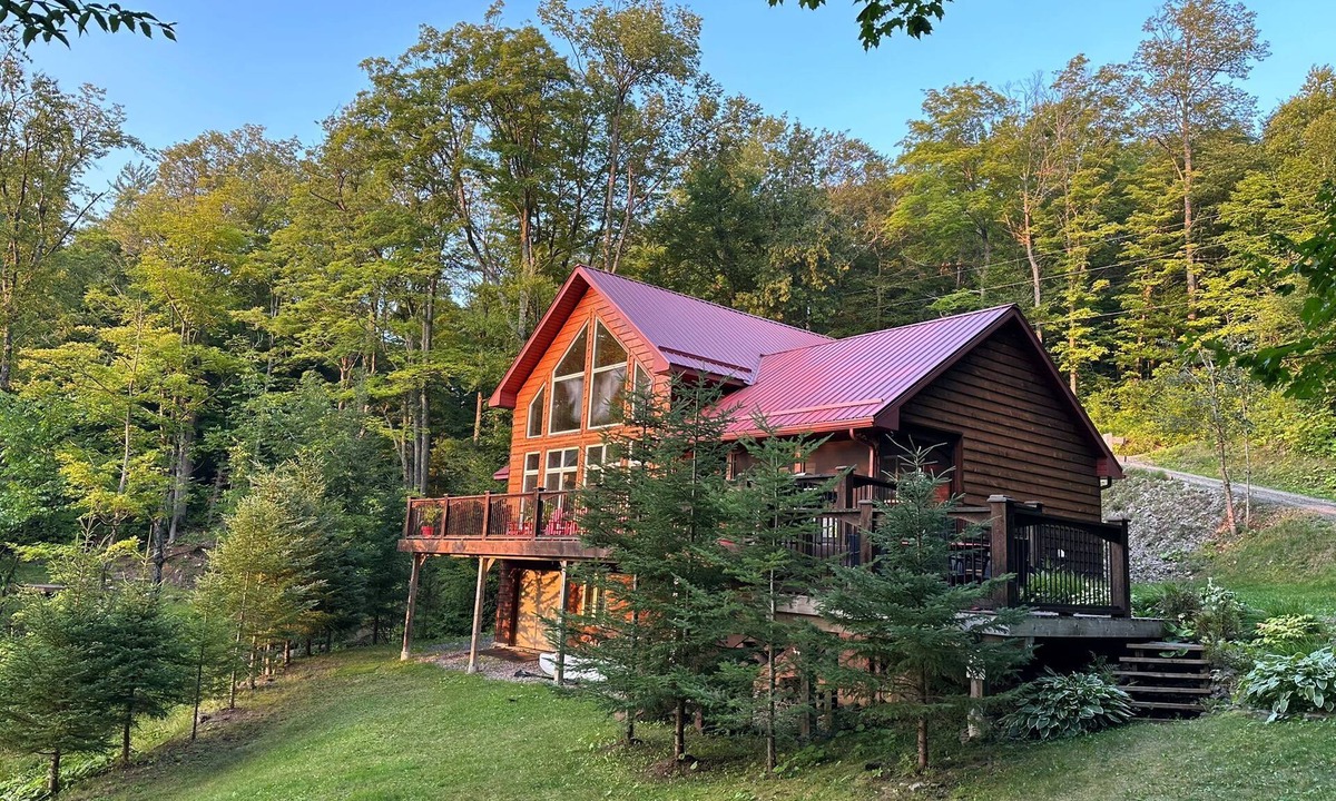 Dysart et al Cottage | Pet Friendly Luxury Cottage