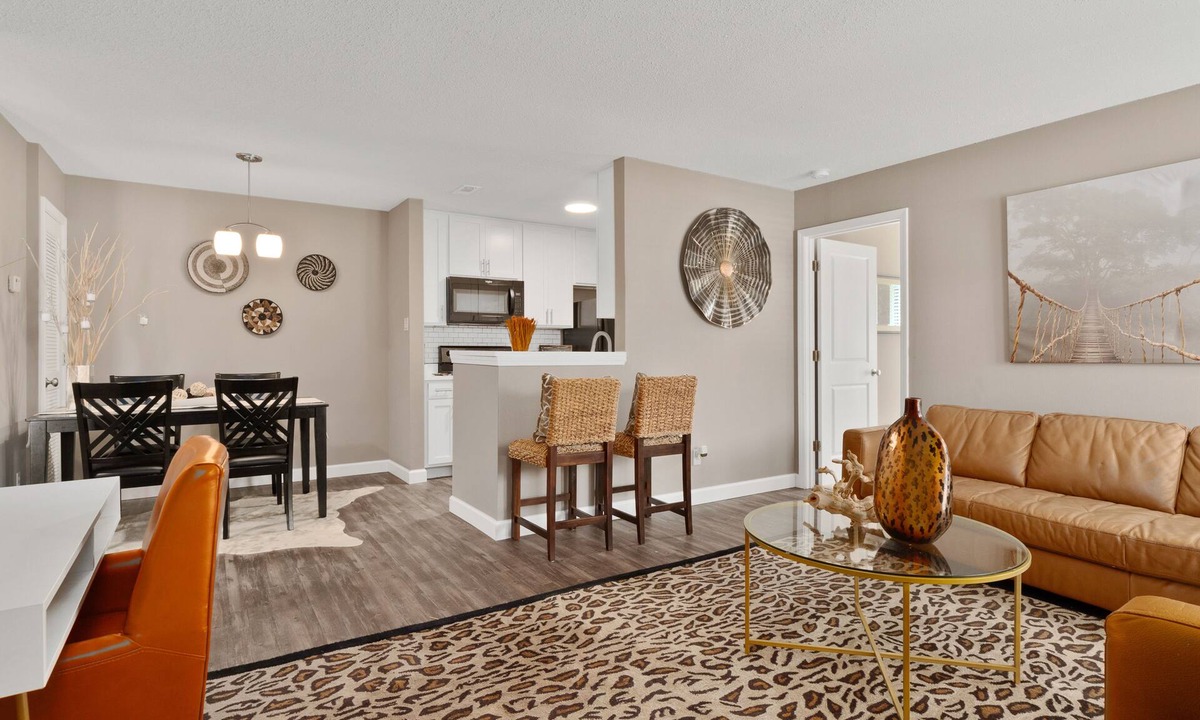 St. Peters Apartment | 🐕Pet friendly ❤Midwest Desert🏜/2 bed 2 bath/ Pool/ 1st Floor