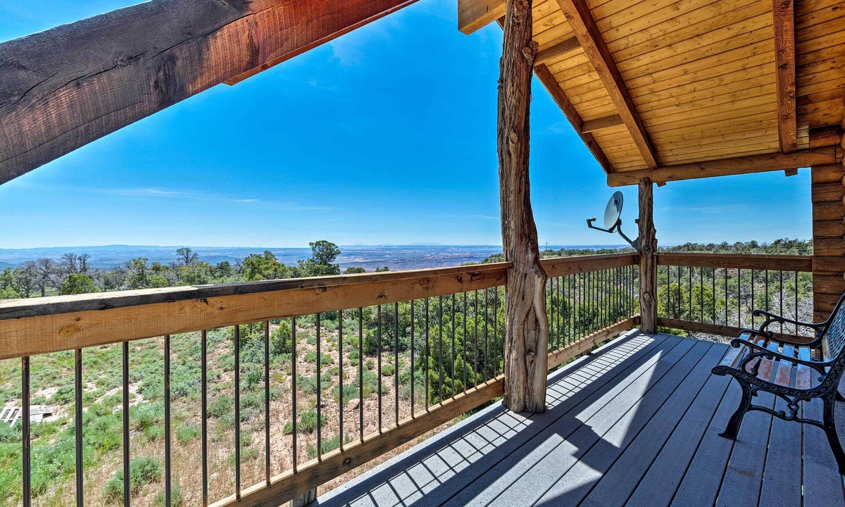 Spanish Valley Cottage | Pet-friendly Moab Cabin w/Mtn Views & Bbq!