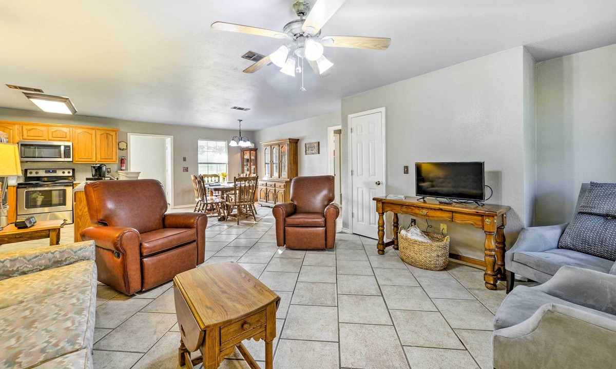 Moody House | Pet-Friendly Moody Home w/Fire Pit & Large Yard!
