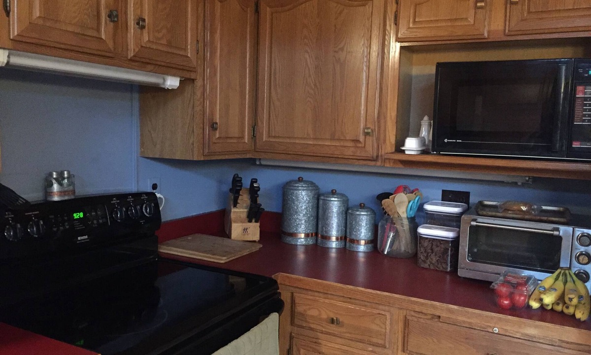 Woodsville House | Pet friendly. Mountain lakes chalet Non smoking!