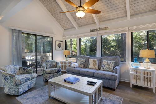 Night Heron House | Pet Friendly, Nature Preserve, Loft, NH52