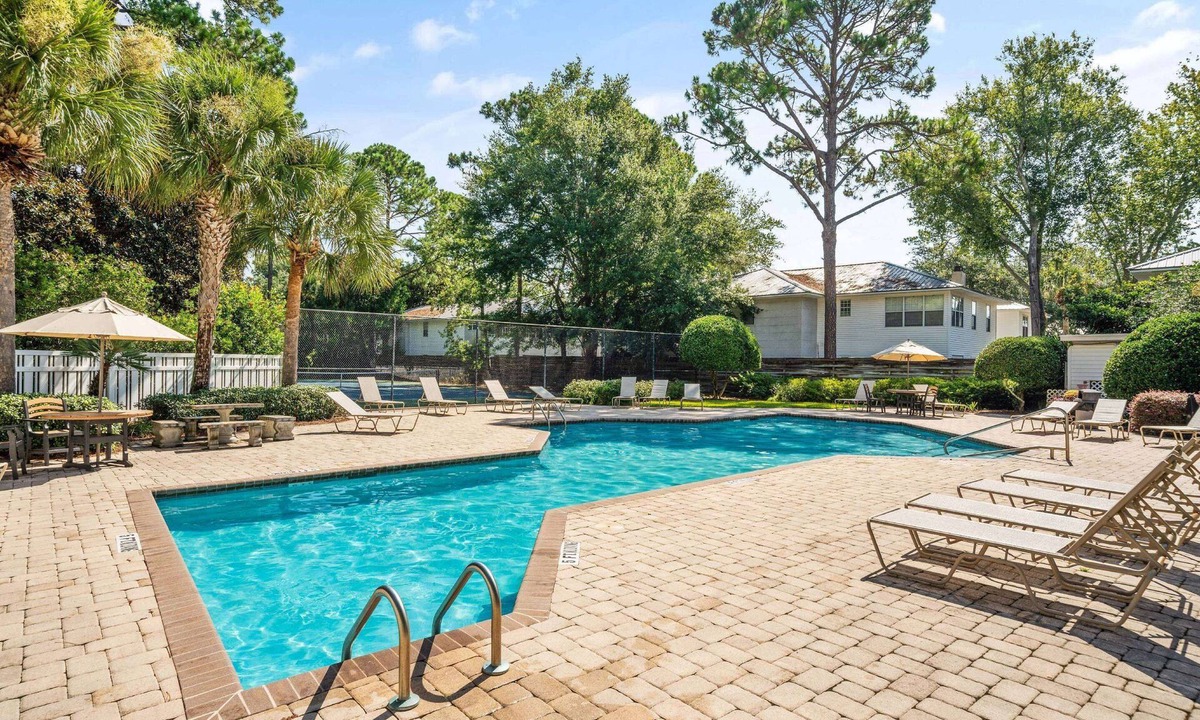 Saint Simons Heights Condo | Pet Friendly (no pet fees) | Ground Level | Pool | Fitness Center | Tennis/Pickleball | Playground