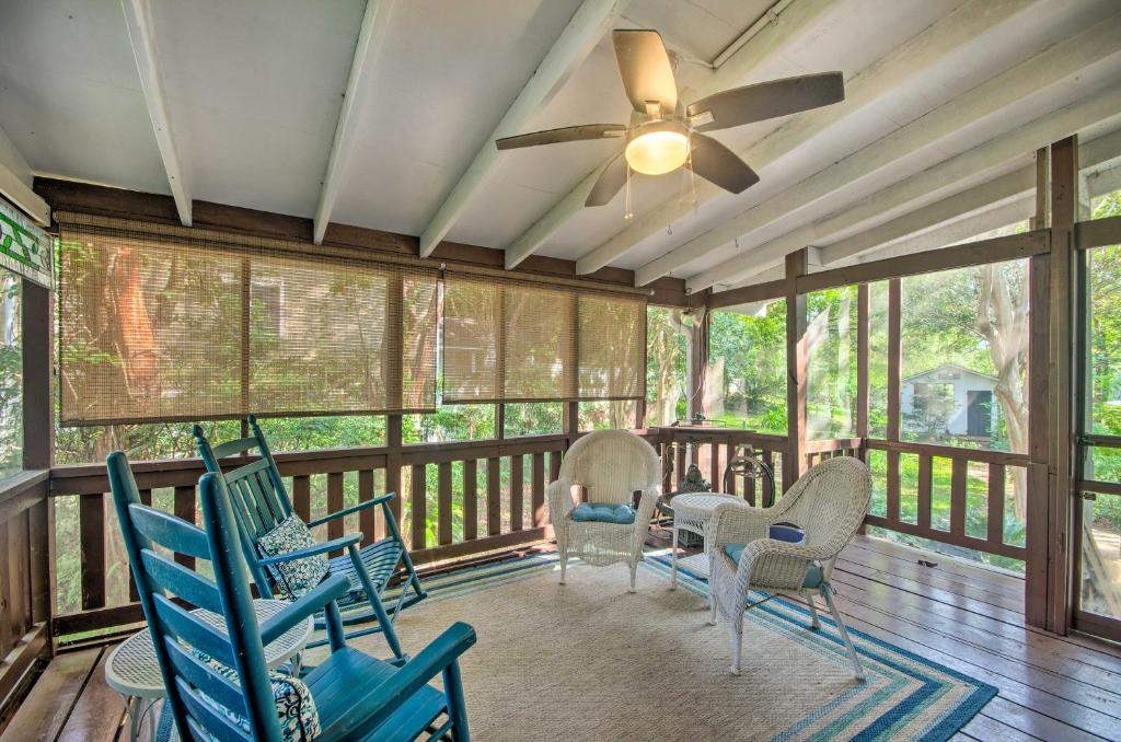 Natchez House | Pet-Friendly Natchez Home: Walk to Downtown!