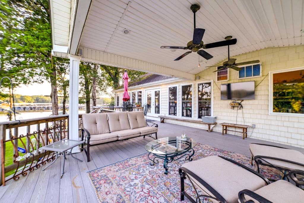 New Concord House | Pet-Friendly New Concord Vacation Rental on Lake!