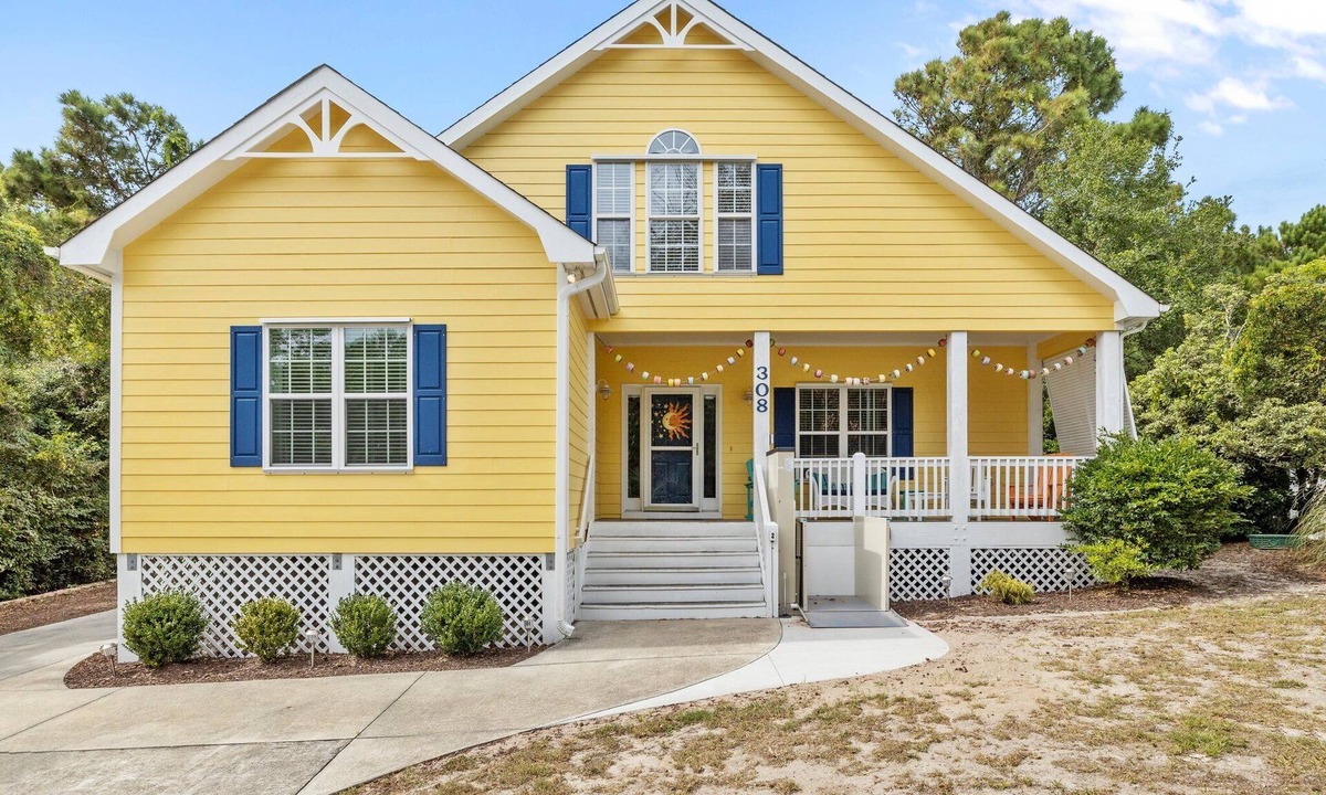 Emerald Isle House | Pet Friendly, Oceanside Interior Home Private Pool, Golf Cart, and Easy Access.