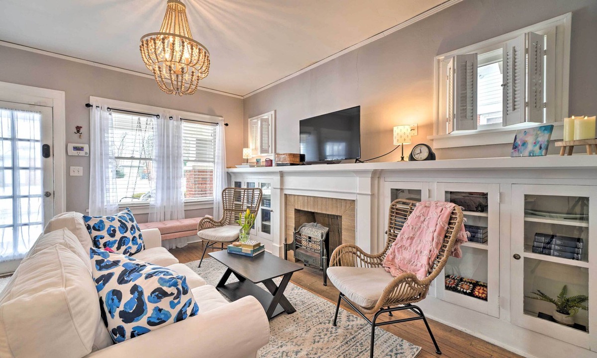 Central Oklahoma City Cottage | Pet-friendly OKC Home, 3 Miles to Downtown!