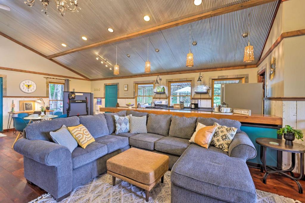 Fremont County House | Pet-Friendly Outdoor Paradise w/Grill, Decks