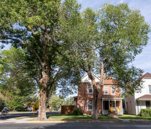 Salida House | Pet Friendly-Parkside- Downtown Salida