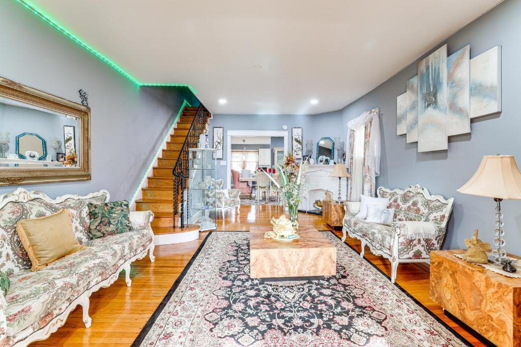 Yeadon House | Pet-Friendly Philly Area HQ Near Lincoln Financial