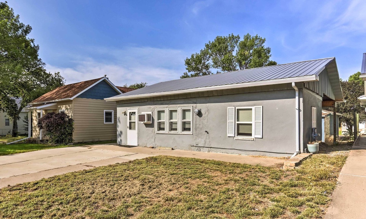 Pierre House | Pet-Friendly Pierre Home w/Central Location!