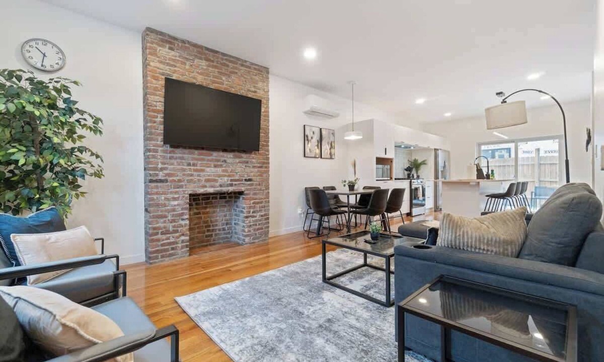 Central Northside House | Pet-Friendly Pittsburgh House: 3BR, Yard
