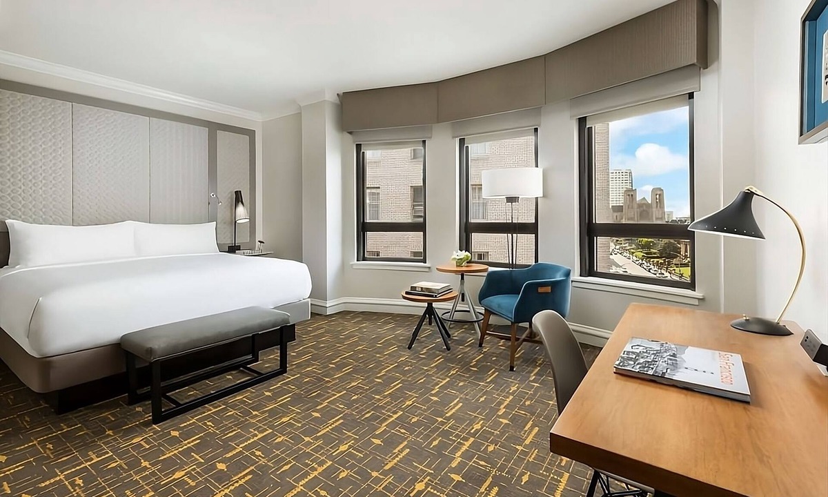 Lower Nob Hill Hotel | Pet-Friendly Premiere Two Queens at Stanford Court Hotel!