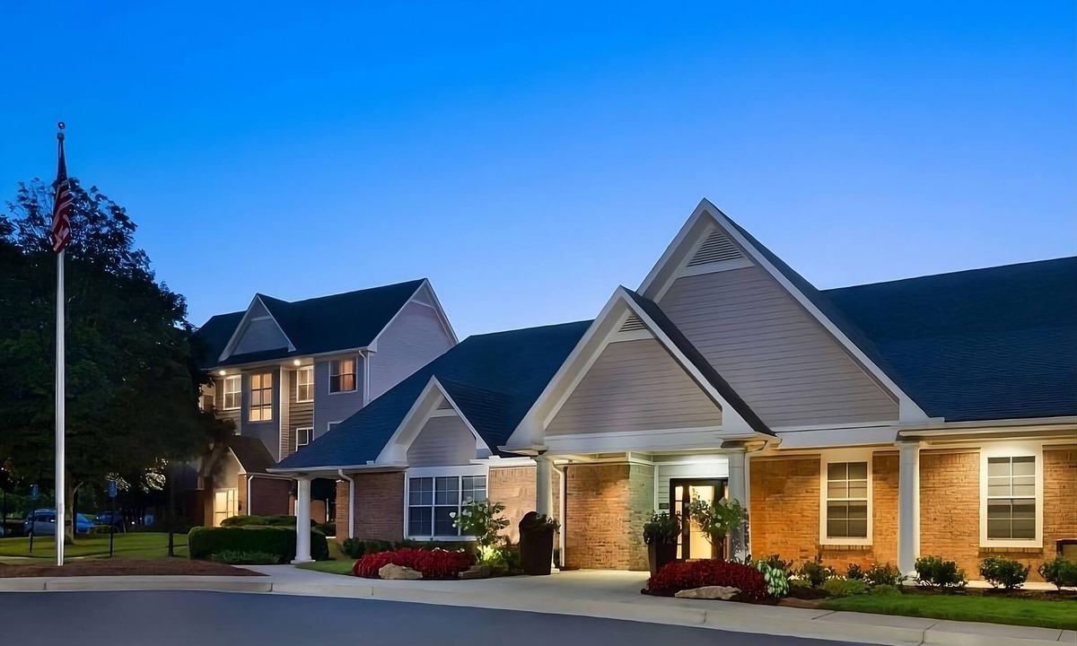 Alpharetta Hotel | Pet-friendly Property! Relaxing 2BR Suites with Full Kitchen, Free Breakfast!