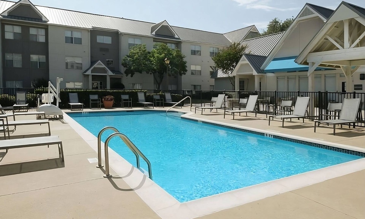 Fossil Creek Hotel | Pet-friendly Property! Outdoor Swimming Pool, Free Parking and Breakfast!