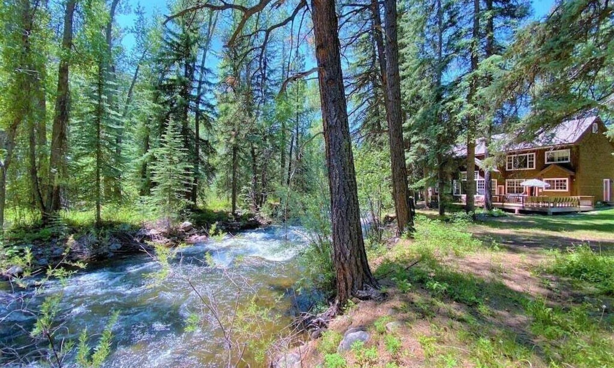 Durango Cabin | Pet Friendly Riverfront Cabin