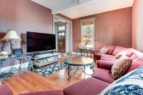 Virden House | Pet Friendly Route 66 Library Home!