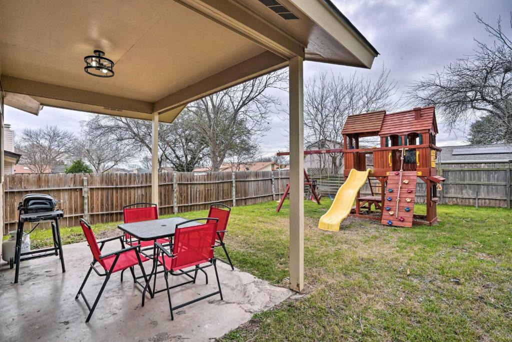 Heritage House | Pet-Friendly San Antonio Home w/Yard & Patio!