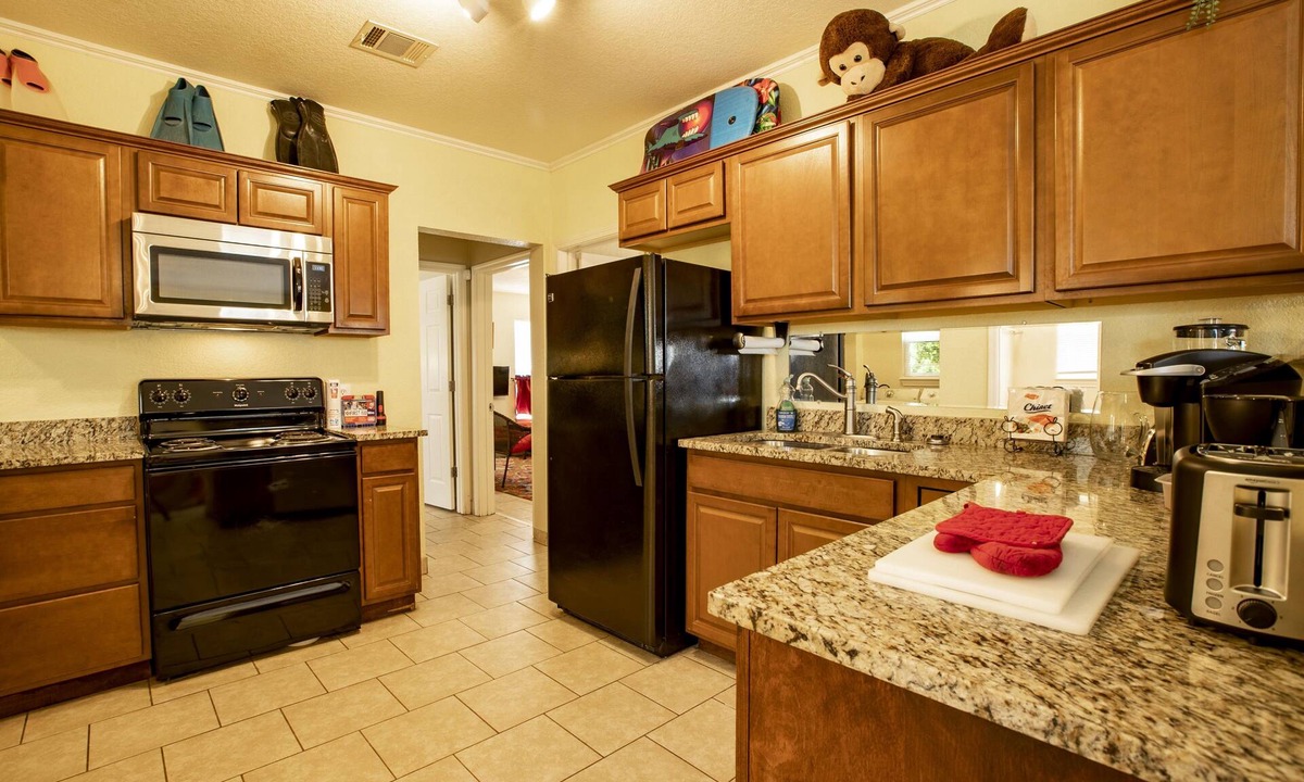 Northwest Los Angeles Heights House | Pet friendly, Solar with two bedroom house