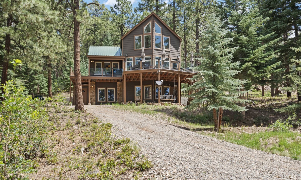 Forest Lakes House | Pet Friendly, Solitude, 15 Mins to Vallecito!