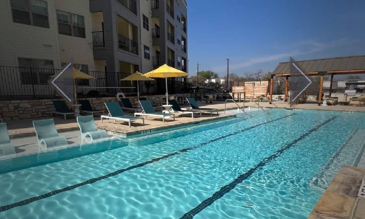 Medical Center District Apartment | Pet-Friendly Stay Near Medical Center & Lackland AFB with Pool & Gym