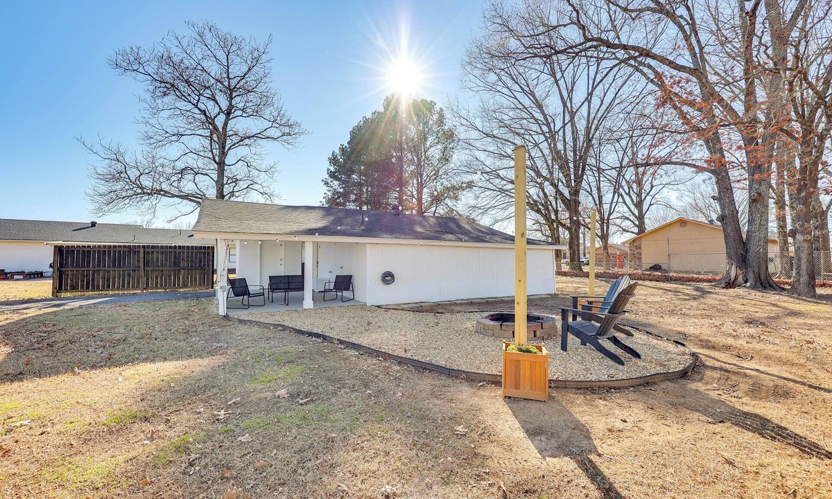 Vilonia Apartment | Pet-Friendly Studio w/Yard & Fire Pit in Vilonia!
