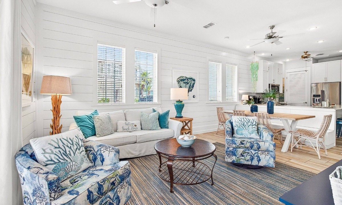 Cinnamon Shore Condo | Pet-Friendly, Stylish Condo w/Cinnamon Shore Pools, Dining & More!
