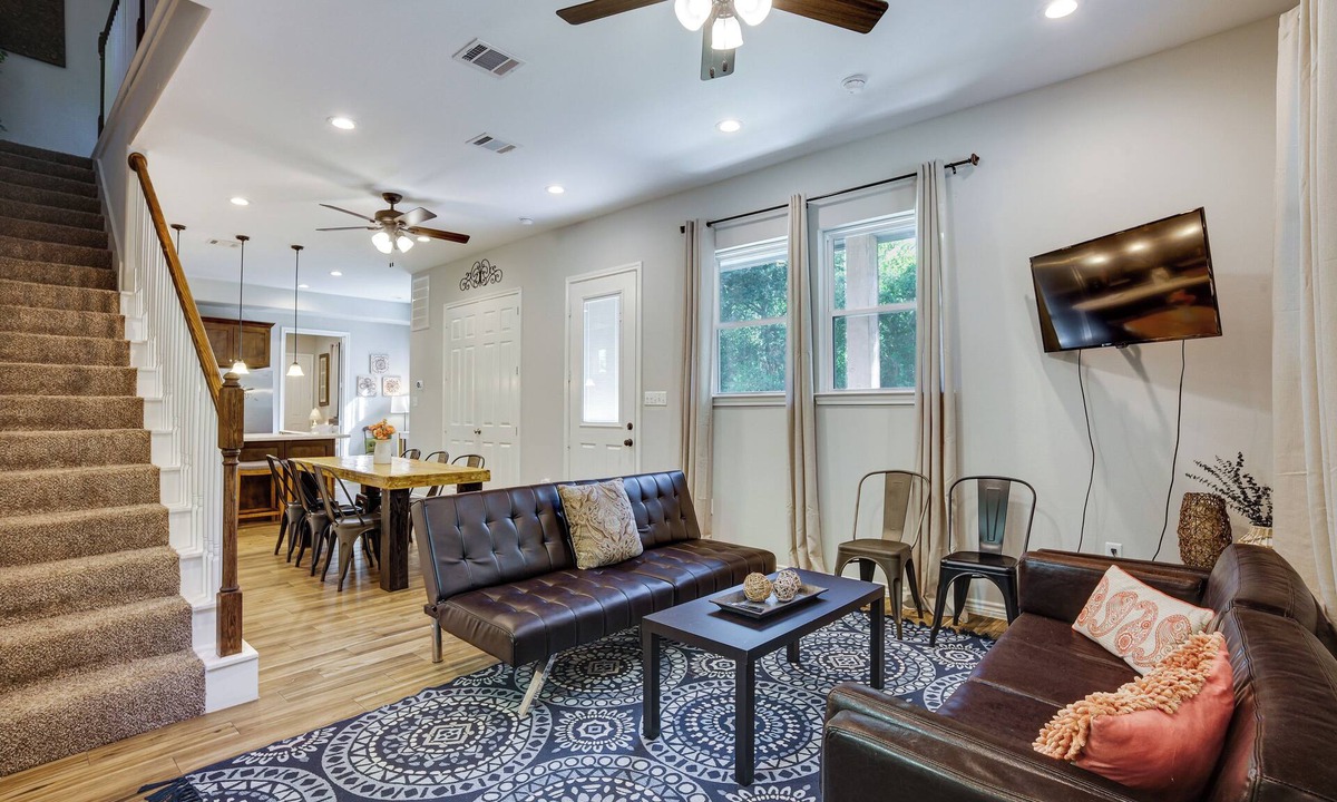 Tomball House | Pet-Friendly Tomball Home: Walk to Main Street!