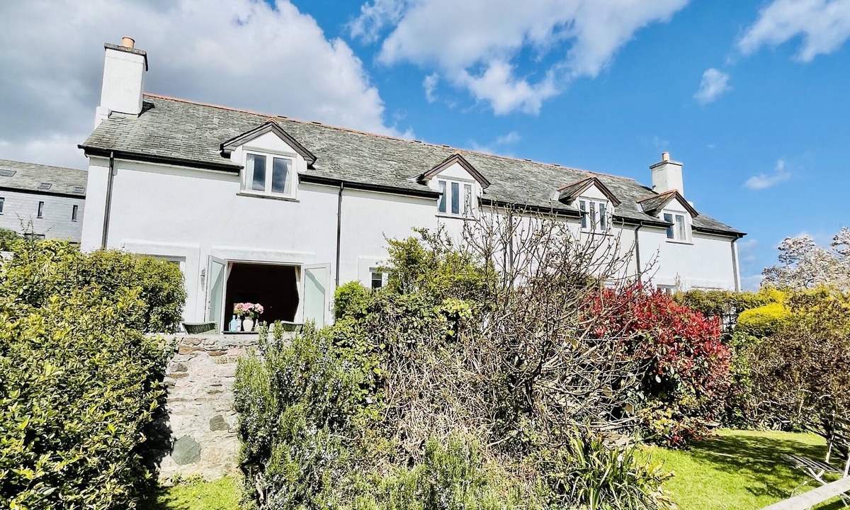 Dittisham Cottage | Pet Friendly, Tranquil, 2 Bedrooms
